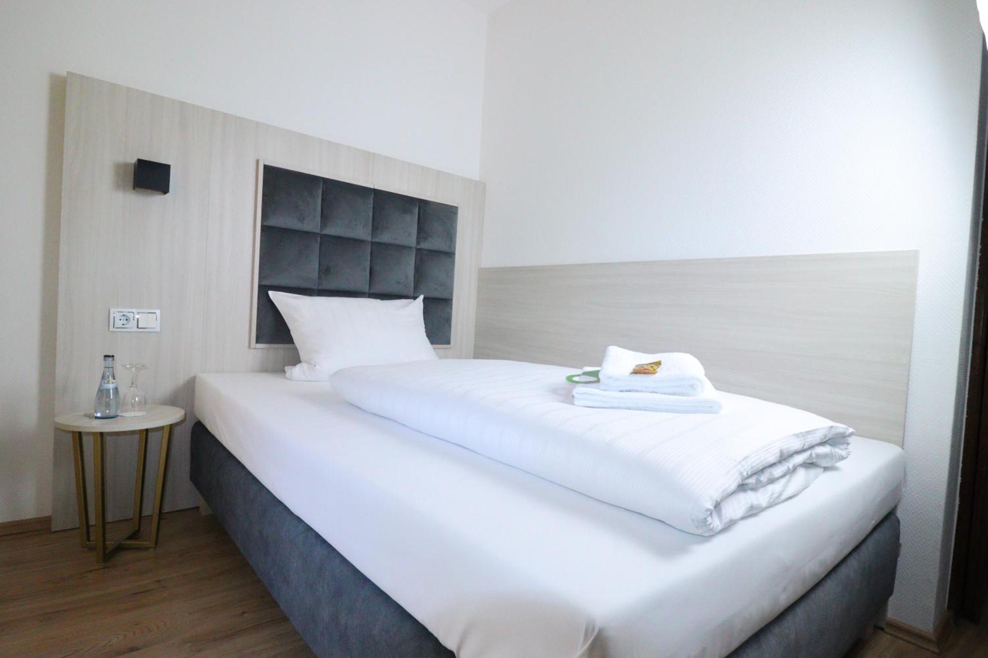 Hotel Kurparkblick Bad Bergzabern Extérieur photo