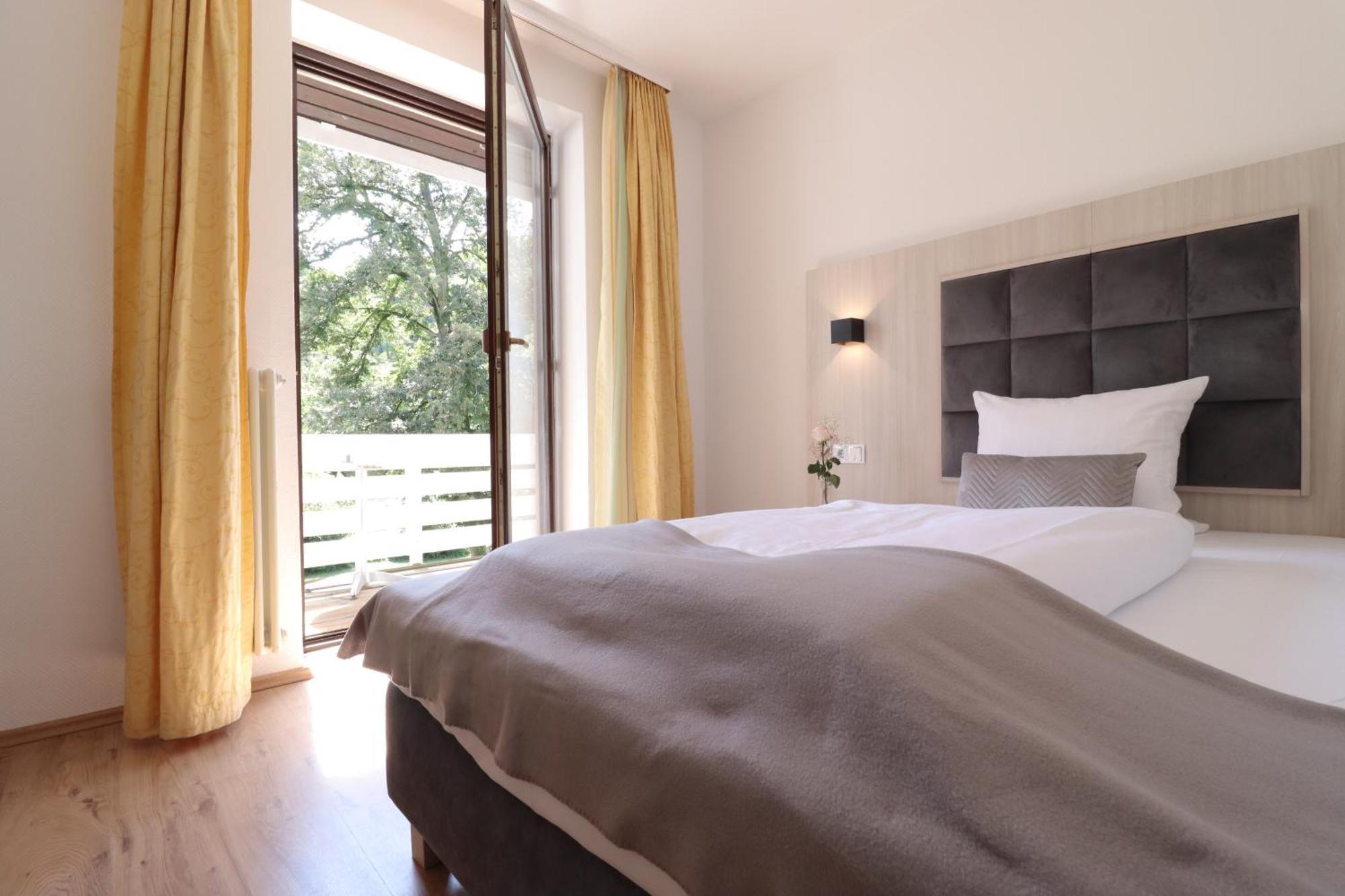 Hotel Kurparkblick Bad Bergzabern Extérieur photo