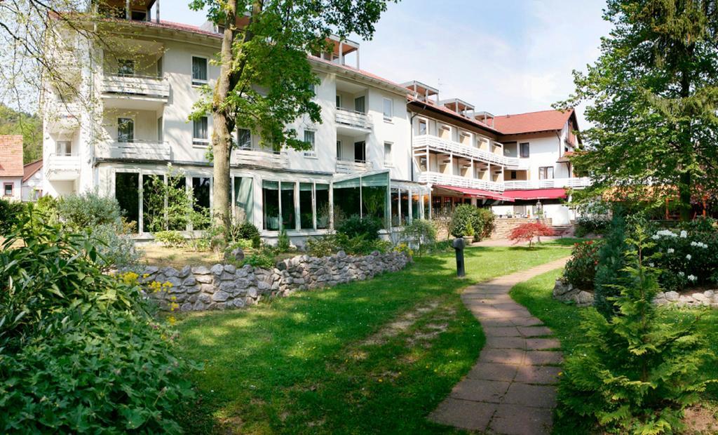 Hotel Kurparkblick Bad Bergzabern Extérieur photo